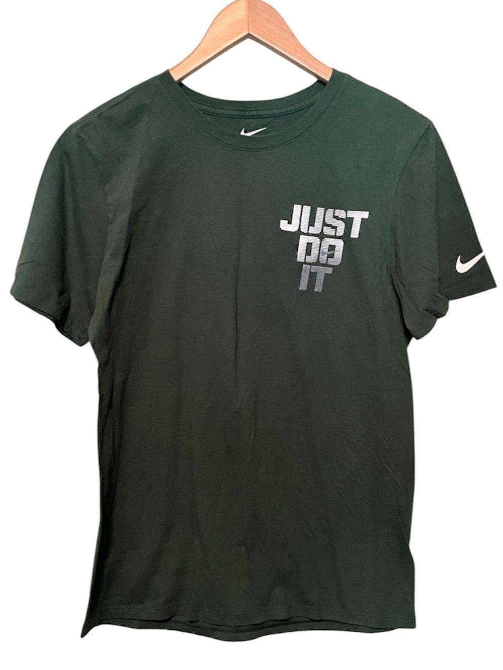 The Nike Tee athletic cut men’s small short sleeve green tee
